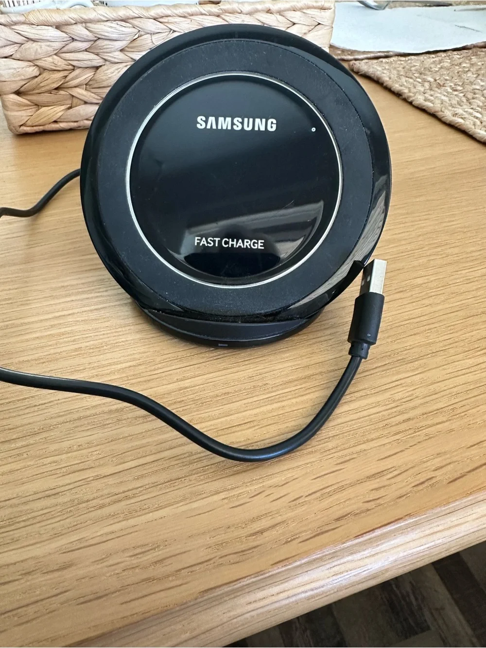 Samsung Black Fast Charge Wireless Pad with USB Cable